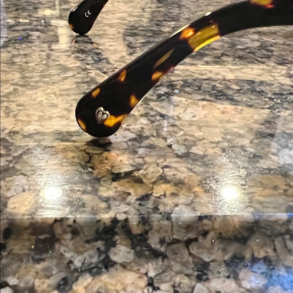 New Brighton Contempo Medallion Sunglasses - Picture 4 of 7